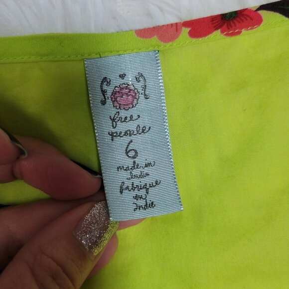 Free People Floral Bohemian Style Tie Waist Sleeveless Blouse - Size 6 - Picture 4 of 9